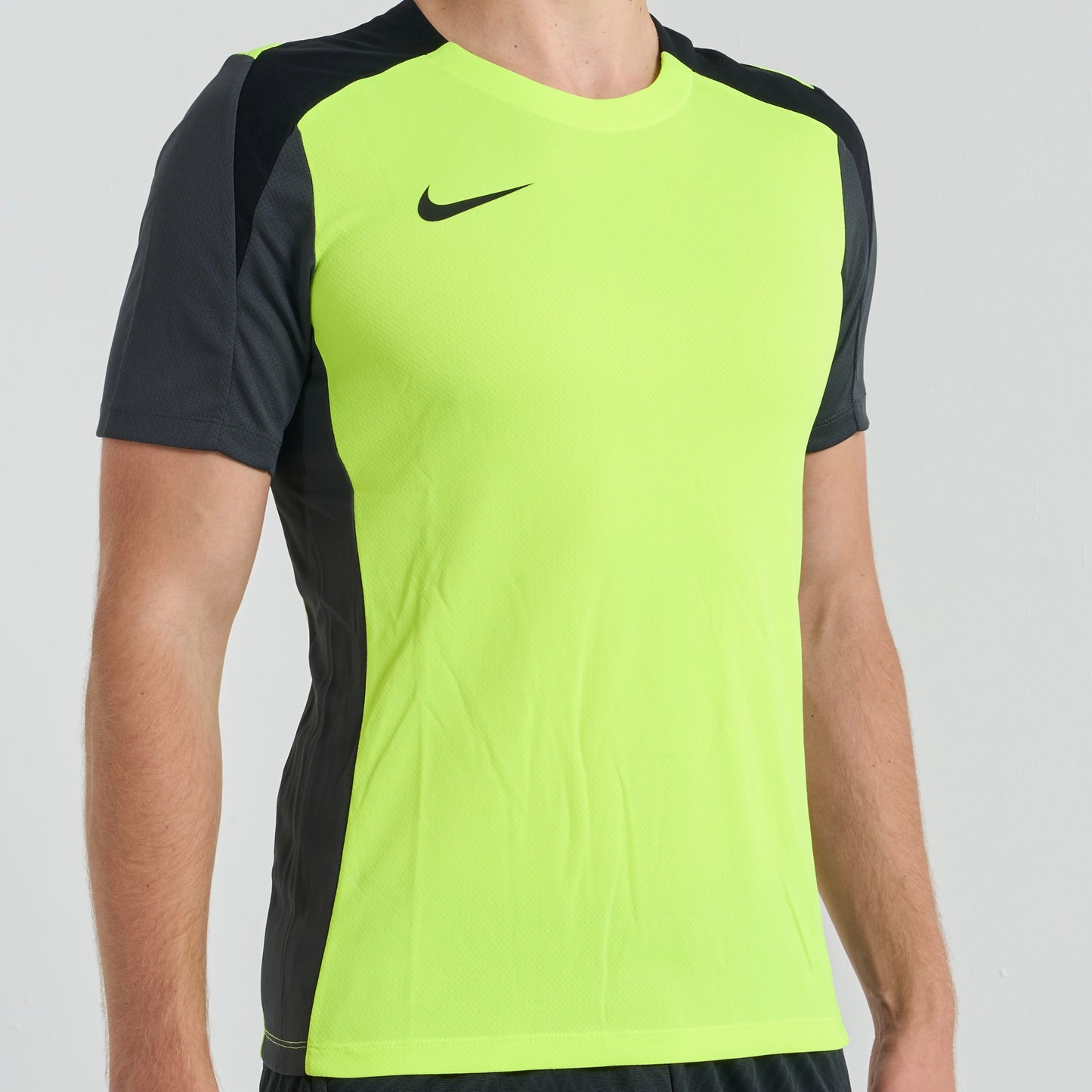 Nike Strike Tee Black / Volt