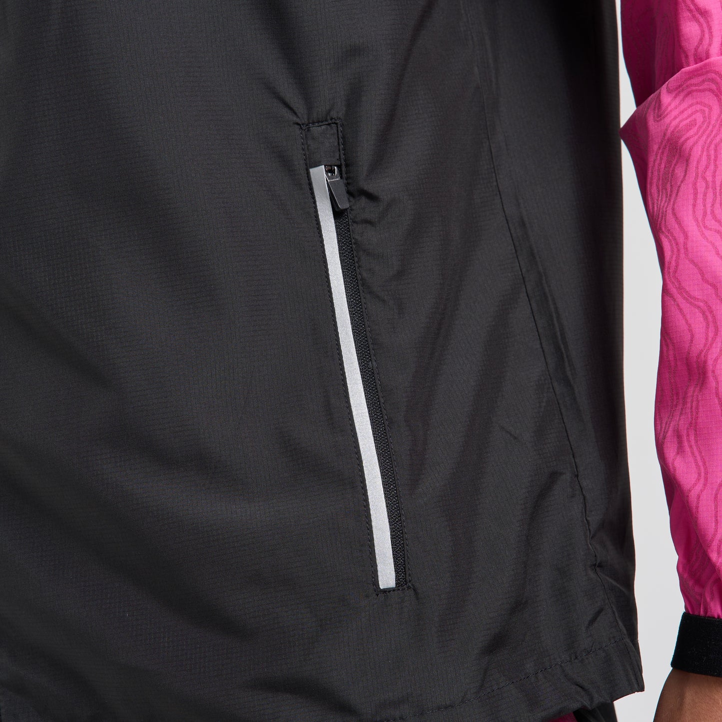 DASH Windrunner - Black / Pink