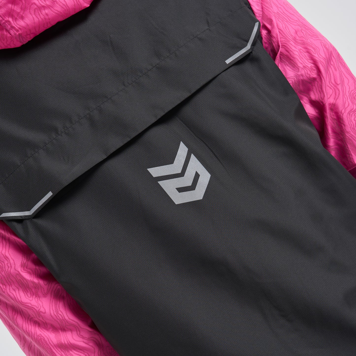 DASH Windrunner - Black / Pink