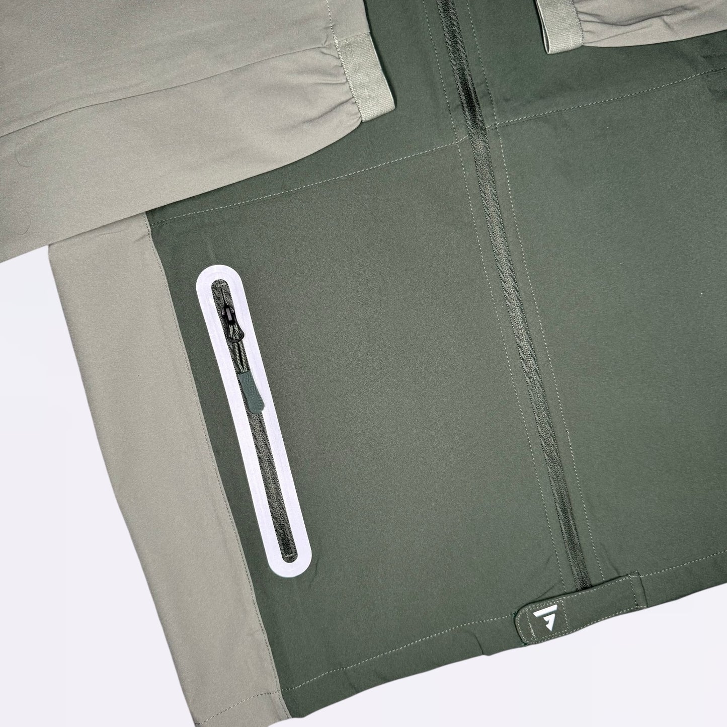 GRIID Reflect Windrunner - Khaki/Forest Green