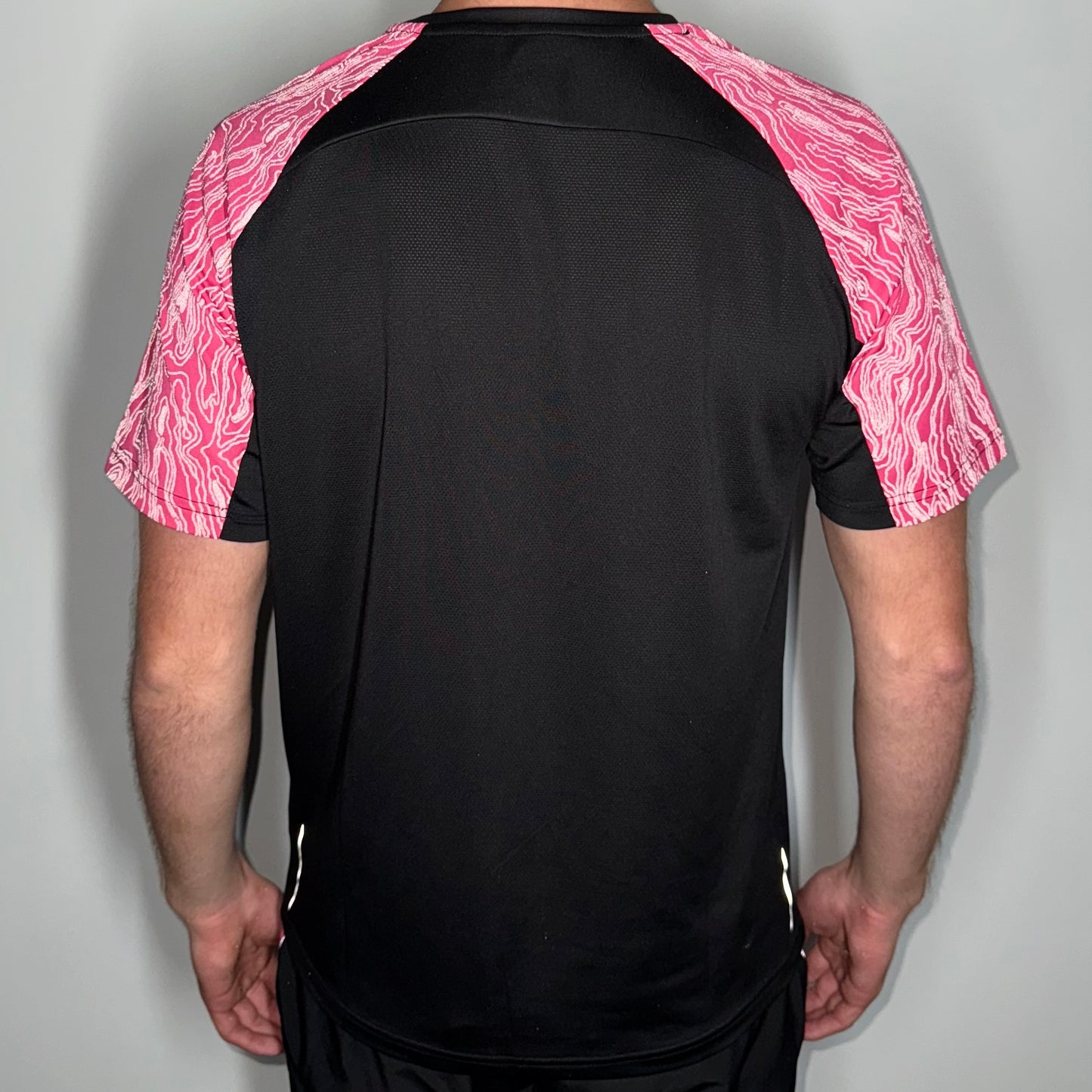 DASH Tee - Black / Pink