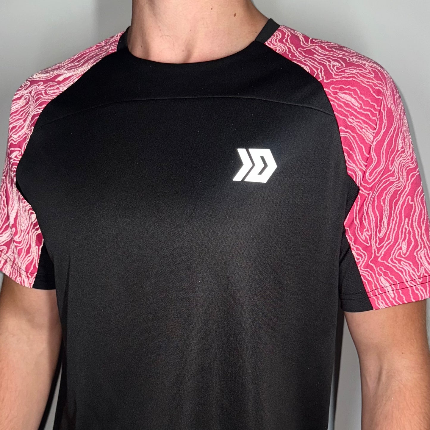 DASH Tee - Black / Pink