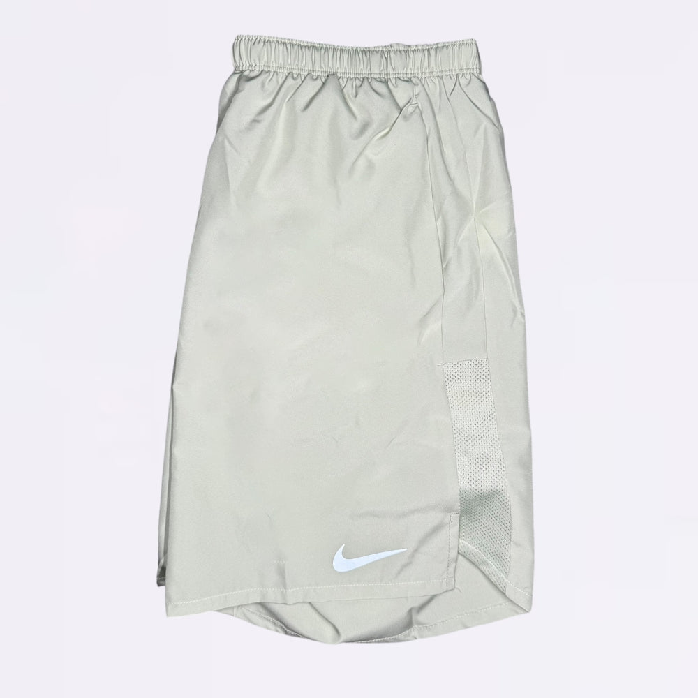 Nike Challenger Shorts Olive